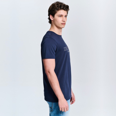 Staff Graphic Tee for Men in Navy (64-055.051.N0045)
