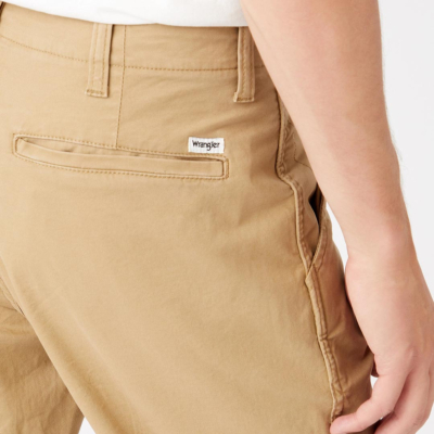 WRANGLER Casey Chino Men Trousers in Kelp (back pockets) 