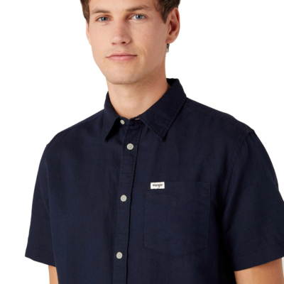 Wrangler 1 Pocket Short Sleeve Shirt in Dark Navy (W5K0LOXAE)