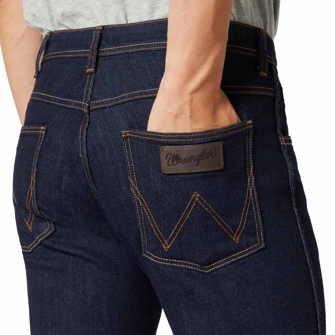 District Concept Store - WRANGLER Arizona Jeans Regular - Rinsewash ...