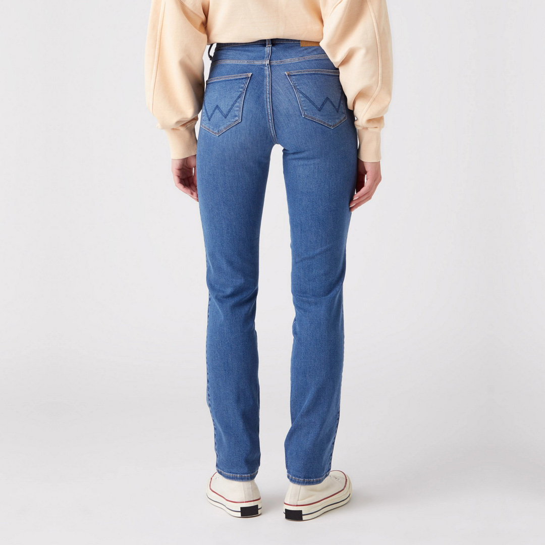 District Concept Store - Wrangler High Slim Women Jeans - The Adventure  (W26LAEW13)
