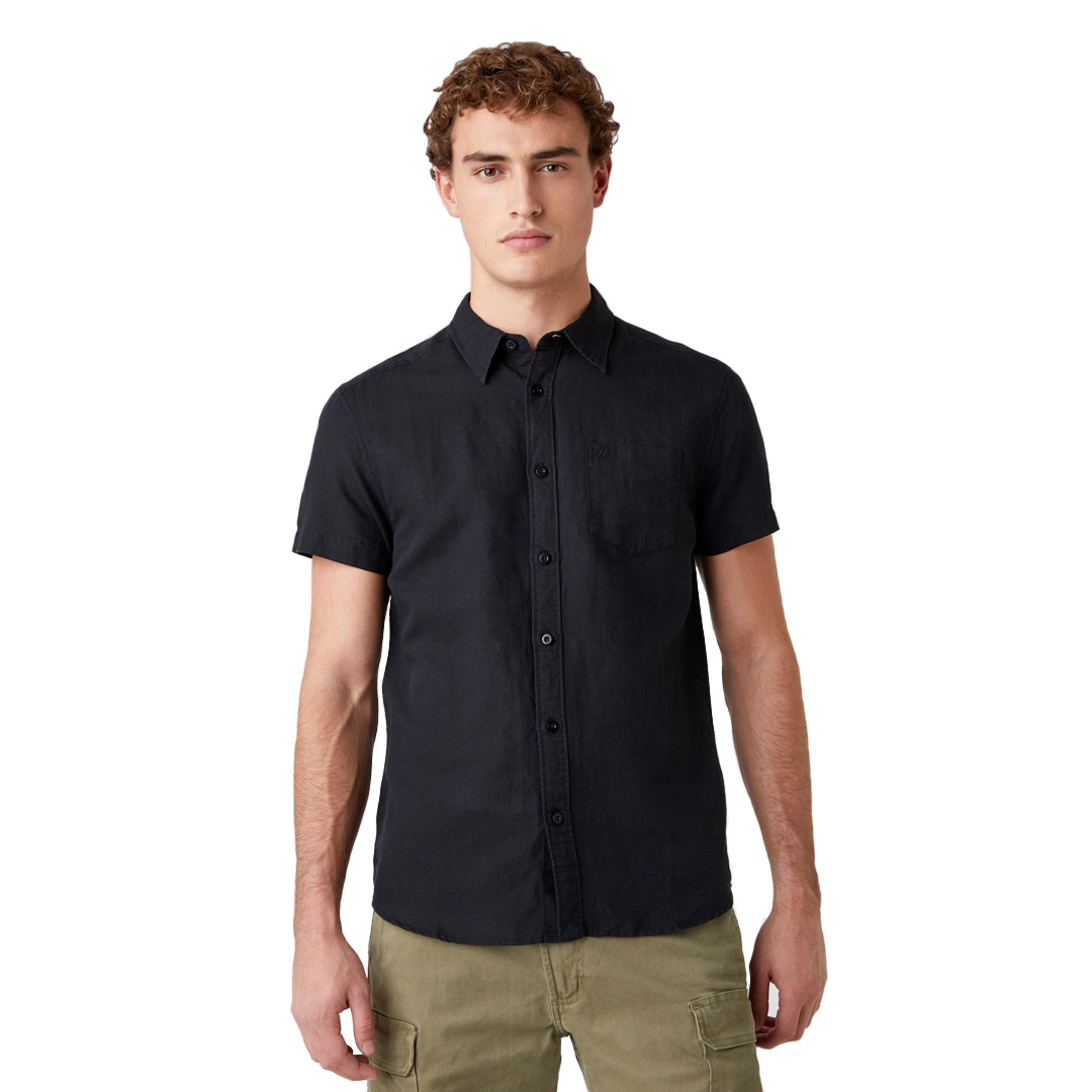 District Concept Store - WRANGLER One Pocket Short Sleeve Shirt - Black  (W5J7LO100)